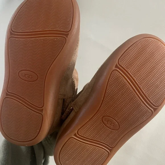 UGG Kids Brown Suede Boots - Picture 3 of 5